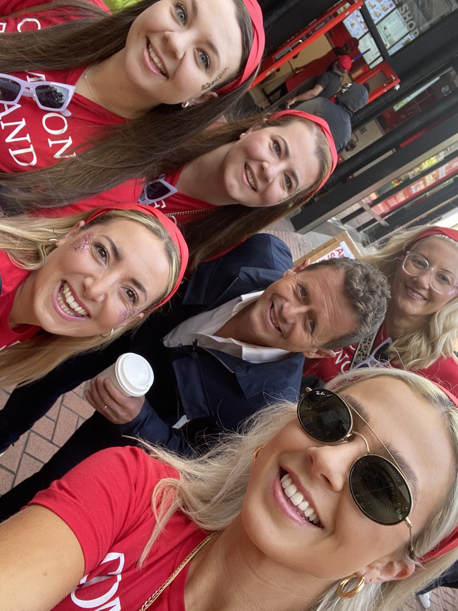 You can’t beat a morning pic with <a href="/mikebreakfast/">Mike Bushell</a> in brum for the #B2022Netball #musketeersontour