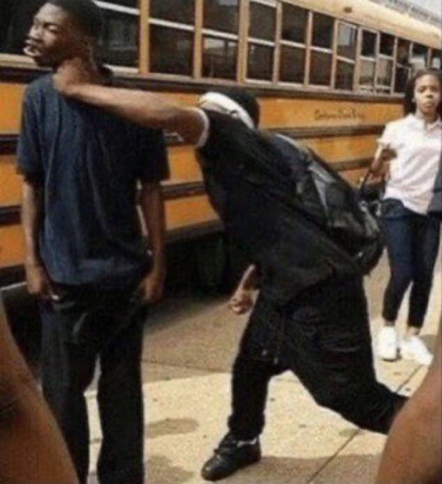 ohnomyspleen's tweet photo. @OvOBrezzzy “frank ocean fell o-“ https://t.co/LmPrFLLEhE