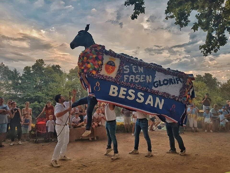 pepin_bonet34's tweet photo. Top départ pour notre fête locale. Qu’elle soit belle et que chacun y trouve son propre essentiel dans le respect de l’autre et de nos traditions. Prenez-soin de vous pendant ces cinq journées un peu folles. Au plaisir d’échanger et de lever le verre avec vous tous. https://t.co/orbnYJ0PLe