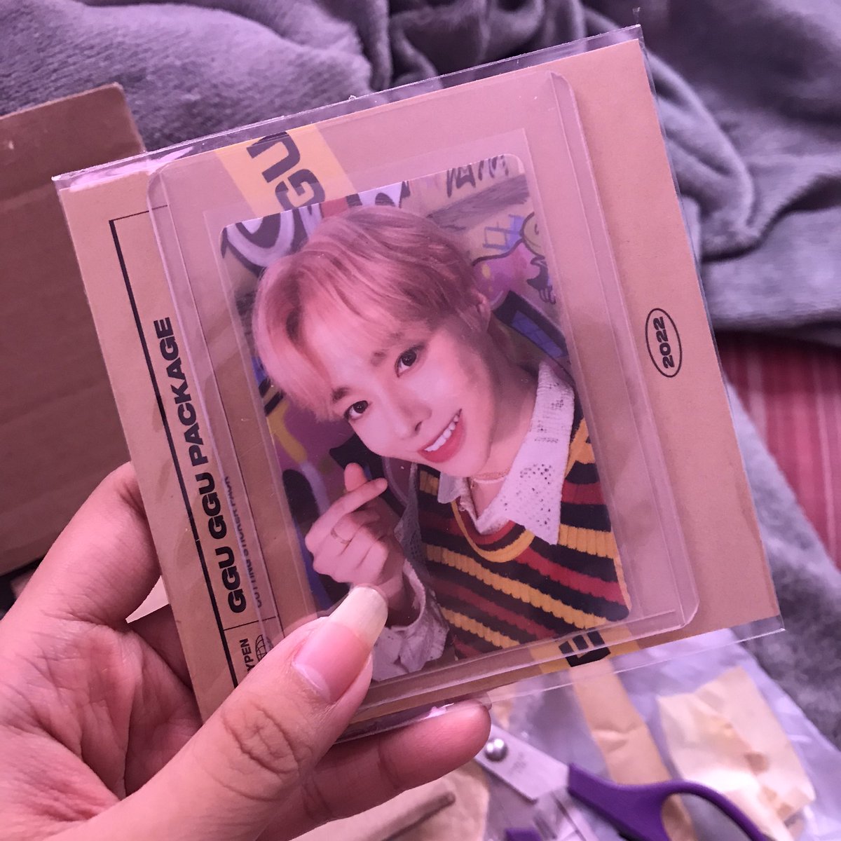 taegyuisty's tweet photo. 🌻HANBIN MAIL🌻 

Hanbin came home safe! Got this for such a steal price, grabe sparks nya huhu. tysm @genscart for packing him well~ 💗

#fromgen https://t.co/0UWvMEfPzl