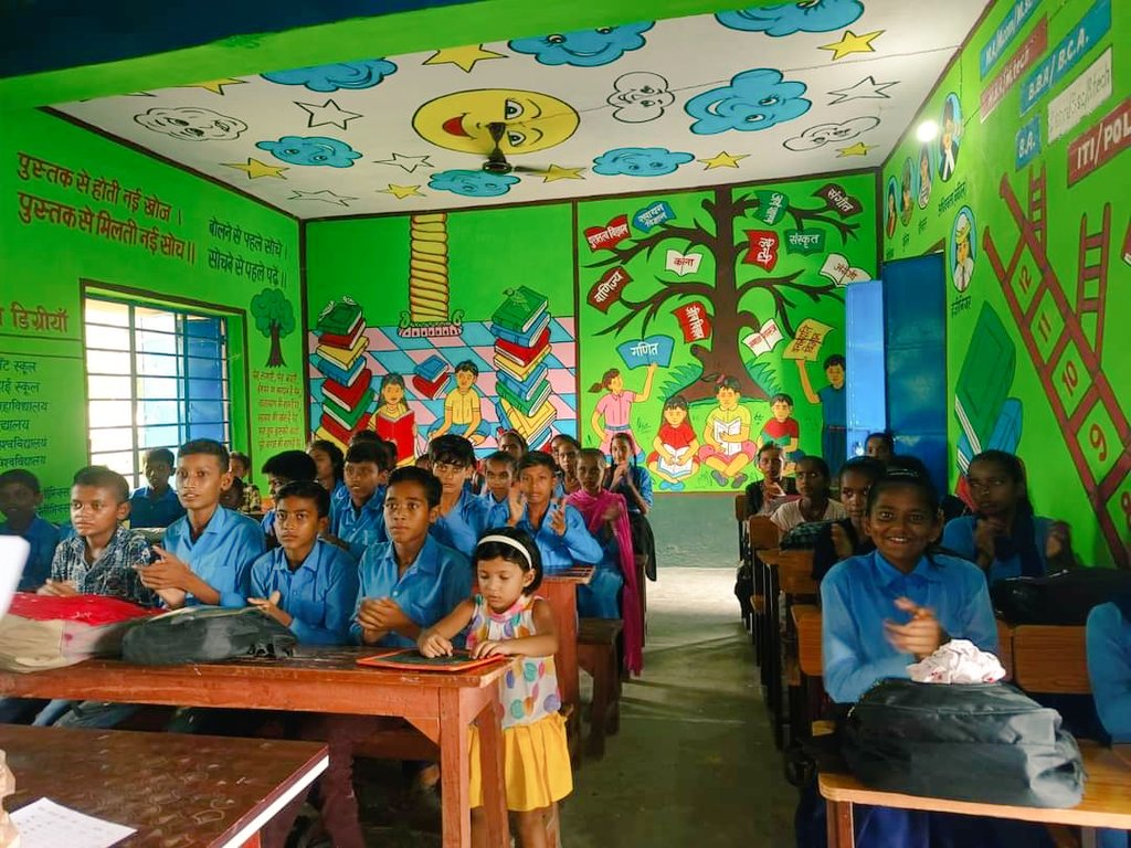 Teacher_Point's tweet photo. #ProgressiveSchool
राजकीय उत्क्रमित मध्य विद्यालय लडुआ बेझा सकरा #मुजफ्फरपुर का एक दृश्य।
विद्यालय द्वारा परीक्षा (मूल्यांकन) का आयोजन किया गया तथा परीक्षाफल प्रकाशित कर बच्चों को पुरस्कृत किया गया। @BiharEducation_ @DipakKrIAS @ravidinkar https://t.co/euLSKbEjgr