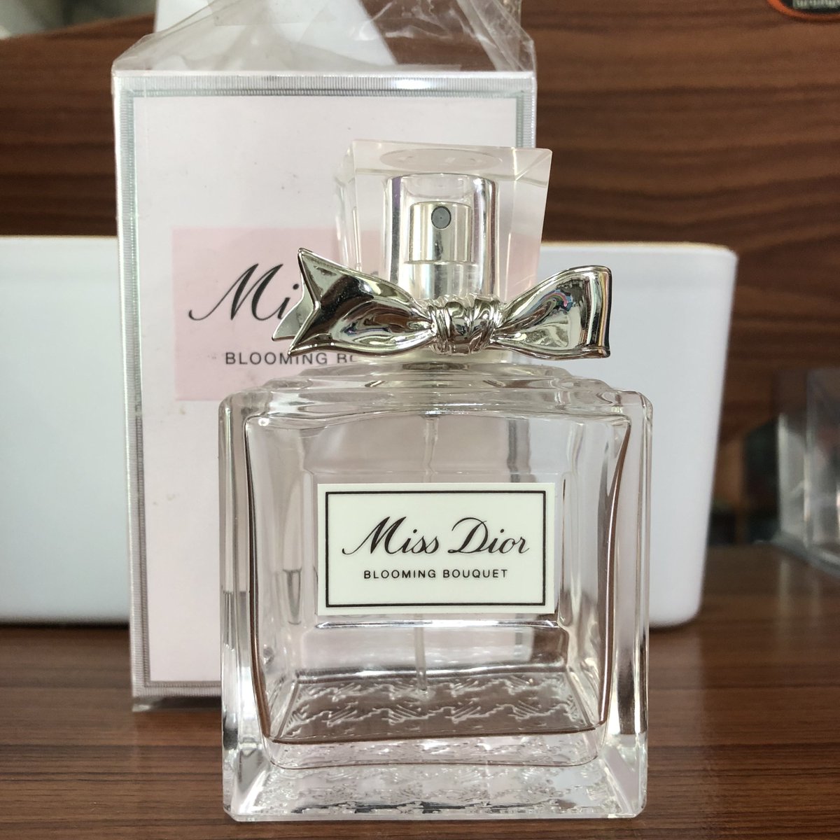 _tlinlin's tweet photo. ส่งต่อน้ำหอมค่ะ ราคารวมส่ง
1. miss dior blooming bouquet พร้อมกล่องจริง 470
2. versace bright crystal ไม่มีกล่อง 220
#น้ำหอมแท้ #น้ำหอมแบ่งขาย #น้ําหอมแบรนด์เนม #ส่งต่อสกินเเคร์ #HowtoPerfect #น้ำหอมก้นขวด #รีวิวน้ำหอม #ส่งต่อน้ำหอม https://t.co/a6nbXJHaKA