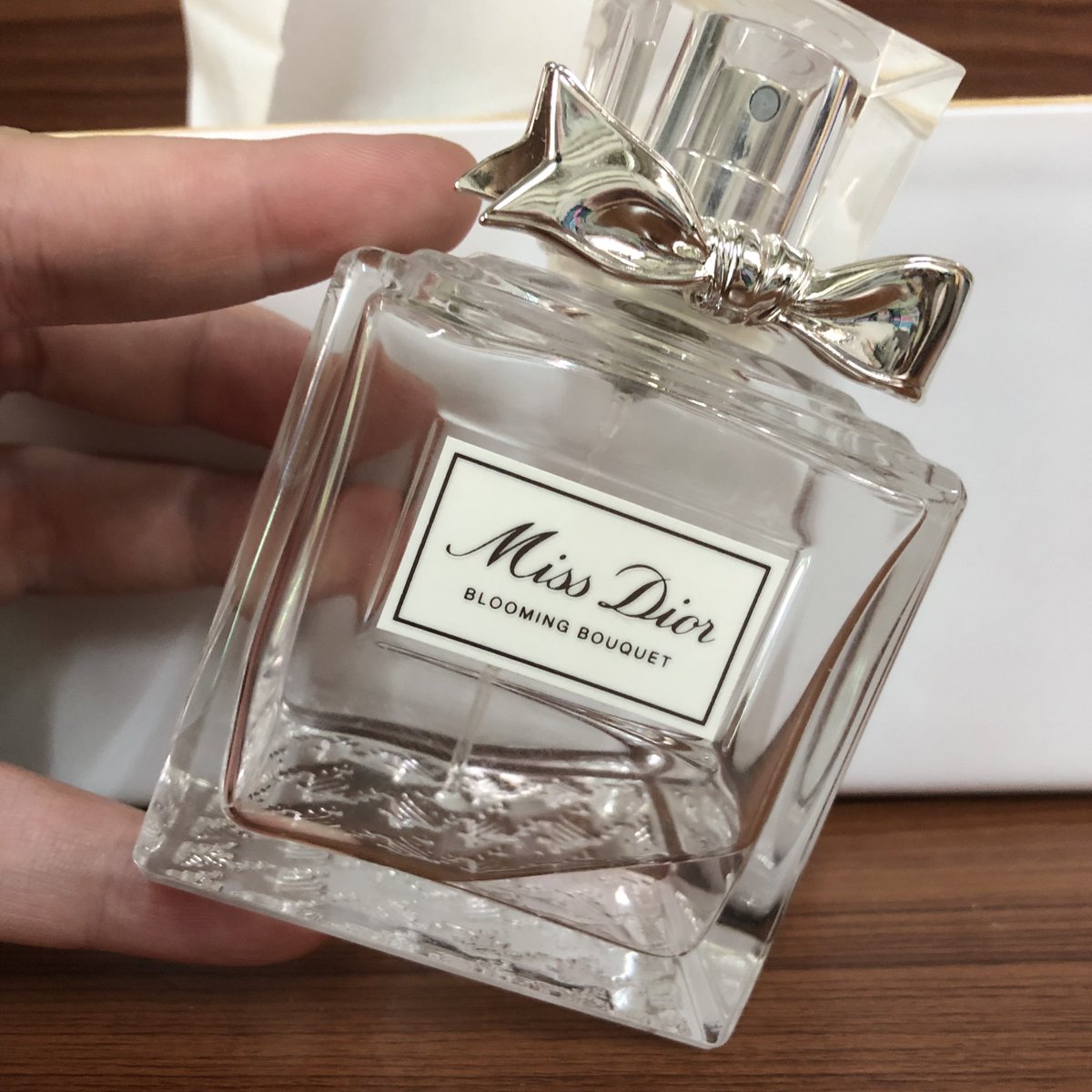 _tlinlin's tweet photo. ส่งต่อน้ำหอมค่ะ ราคารวมส่ง
1. miss dior blooming bouquet พร้อมกล่องจริง 470
2. versace bright crystal ไม่มีกล่อง 220
#น้ำหอมแท้ #น้ำหอมแบ่งขาย #น้ําหอมแบรนด์เนม #ส่งต่อสกินเเคร์ #HowtoPerfect #น้ำหอมก้นขวด #รีวิวน้ำหอม #ส่งต่อน้ำหอม https://t.co/a6nbXJHaKA