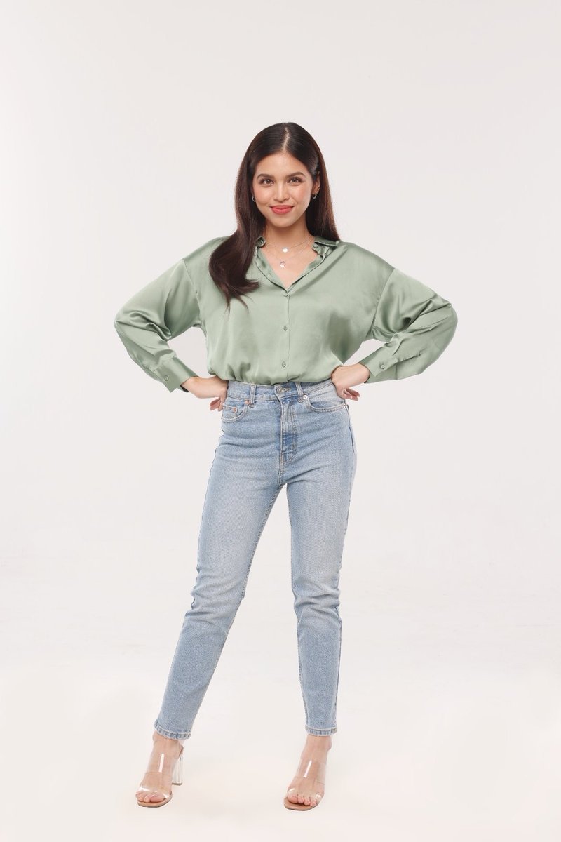 Me and my power pose! Pang superhero! 😝

Though I really wish I have super strength for me to have the energy to power through all my busy days! Pero kahit wala akong superpowers, I’m happy that Smart allows me to stay productive and connected throughout the day!