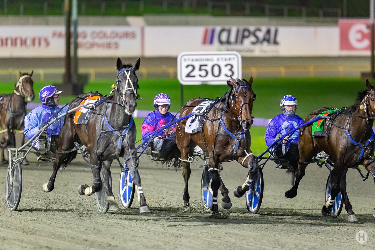 Deni Roberts tweet media