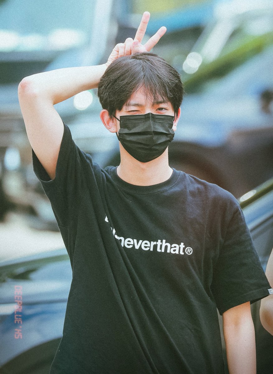 deepblue__hs's tweet image. 220805 뮤직뱅크 출근
희스네버댓📸

#희승 #엔하이픈 #HEESEUNG #ENHYPEN