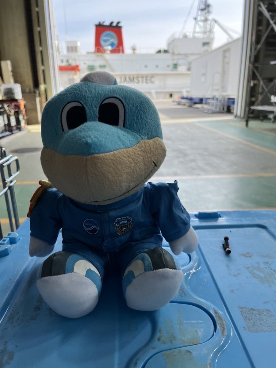 frontale_staff's tweet photo. 【8/7 #かわ���き水まつり まであと1日】

「ふろん太深海プロジェクト」後編は、ふろん太が深海6500mまで辿り着けたのか、かまぼこ型ふろん太が深海生物に食べられたのか?結果はいかに⁉︎
https://t.co/AefyZb6vzI
【プロモ】#川崎F横浜FM #frontale https://t.co/p3gPVu9NOU