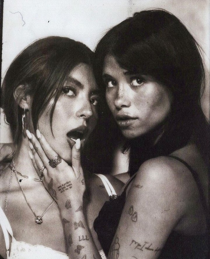 I love girls and i'm here for their friendship