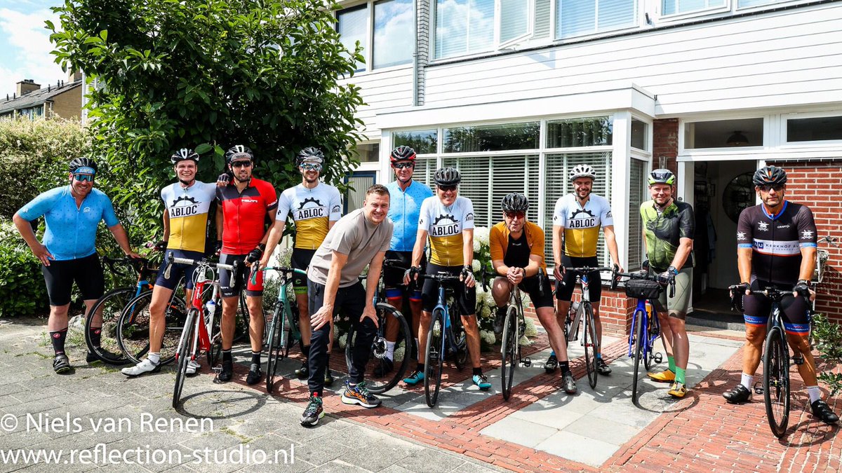 tourhandhaving's tweet photo. 🔥 TOUR DE HANDHAVING LEVERT 180 SEIZOENKAARTEN OP 🔥

Opnieuw een matchday in de Eredivisie, met 180 seizoenkaarthouders die via TDH naar het stadion kunnen. Wie hier op welke manier dan ook bij heeft geholpen: enorm bedankt! Nu is het aan jullie, @FortunaSittard. AAN’M! 🔰 https://t.co/V51SRlorNG