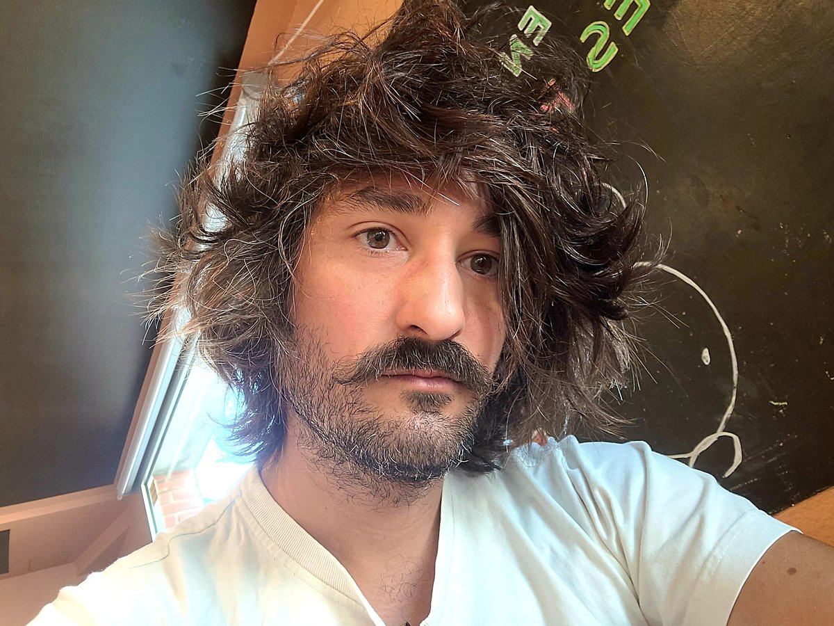 Bel Gris tweet media