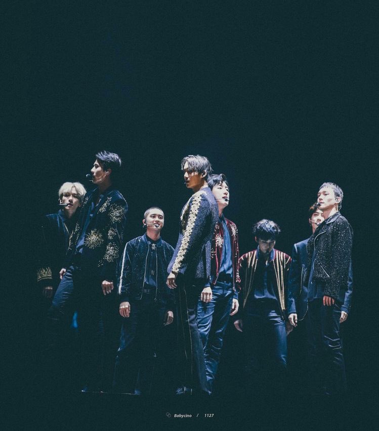 ELYXIONVERSE's tweet photo. screaming over this picture of exo cause why is it so powerful 😳 https://t.co/d9uXAu2IOU