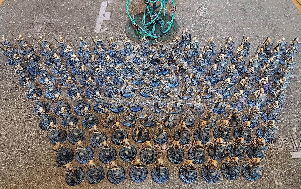 hiden1974's tweet photo. 3Dプリントしたスケルトン136体を
シタデルコントラストのスケルトンホーデとバシリカムグレイで塗り分けた後、スクリーミングスカルでドライブラシしたお手軽(…じゃ無い)塗装完了
マジカルガールに召還された軍勢!
剣と槍の2タイプがいます
#シタデルカラー
#FLASHFORGE
#FOTO6 https://t.co/iExlGN8JCx