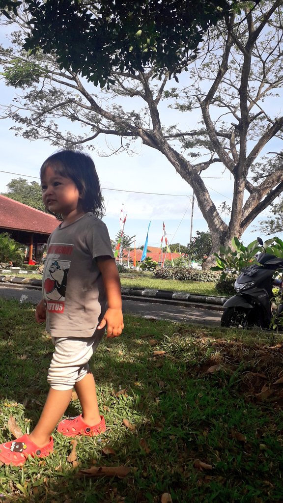 Short escape from home demi mental health mama 💪

(Ia, cuma ke pendopo kecamatan. Tapi cuma berdua bayi, and thats what I need. Me time berdua 🔥)