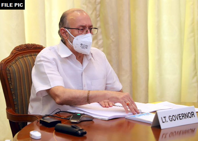 ANI's tweet photo. Delhi  Excise Policy row | Delhi Deputy CM Manish Sisodia writes to CBI, seeking an investigation into former Lieutenant Governor Anil Baijal's change of stance on the opening of liquor shops in unauthorised areas.

(File photos) https://t.co/ZHNza4EhhC
