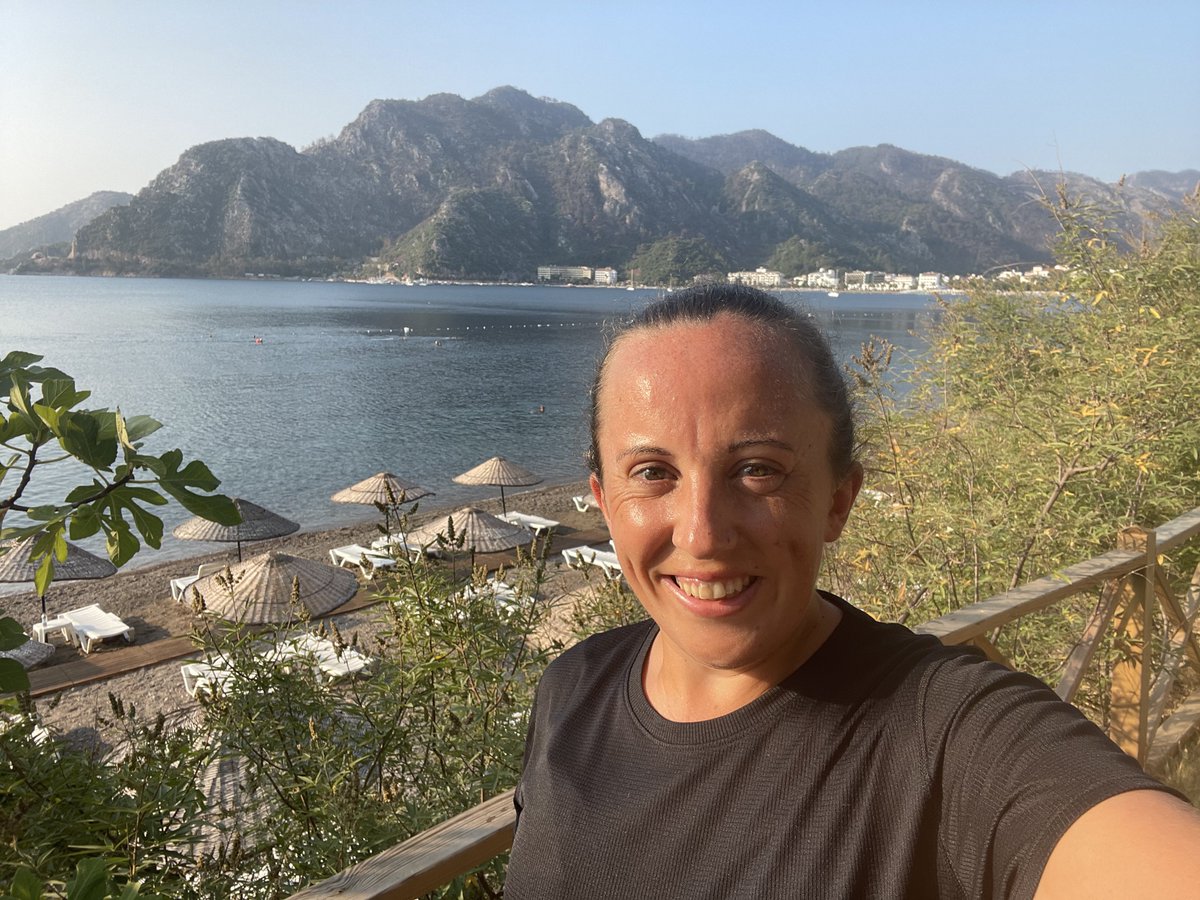 proudcharlotte1's tweet photo. @WeAHPs Early morning 3 mile walk, treadmill, cross trainer and weights in the gym followed by a swim 🤗☀️👌🏻 #AHPsActive #brittlebonedisease #loveexercise #determined https://t.co/2NRZ5CrJFo