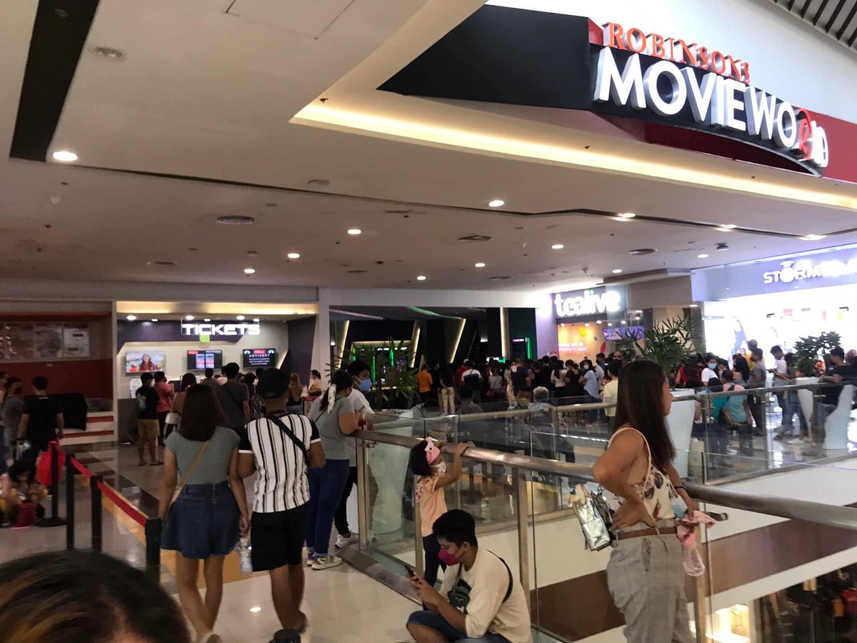 JUST IN: Ito ang kasalukuyang sitwasyon para sa mga manonood ng "Maid In Malacanang" mula sa Robinsons Ilocos Movieworld. #MAIDinMALACANANG #MiMDay4Showing