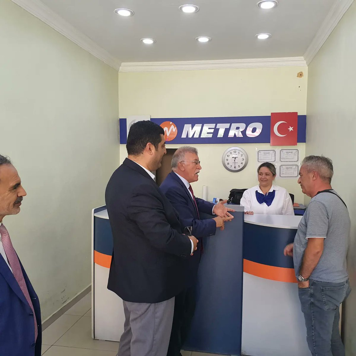 Atatürk Cad. ve İstasyon Cad. esnaflarımızı ziyaret ederek problem ve sıkıntılarını dinledik.

Saadet Partisi Sivas İl Başkanlığı