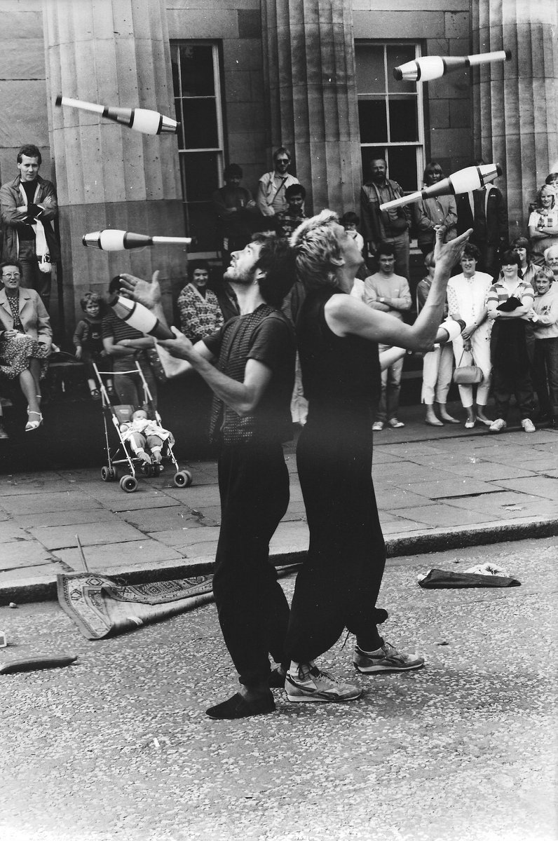 UniqueEventsltd's tweet photo. Been a pleasure collaborating on Dave Southern’s #Pavementology project at @edfringe. Ever wondered how street performing at #edfringe began? This daily walk (12noon), gives rare insight into a special art-form that will make you look at street arts in a whole new light. #YS2022 https://t.co/2ICUYDeeKz