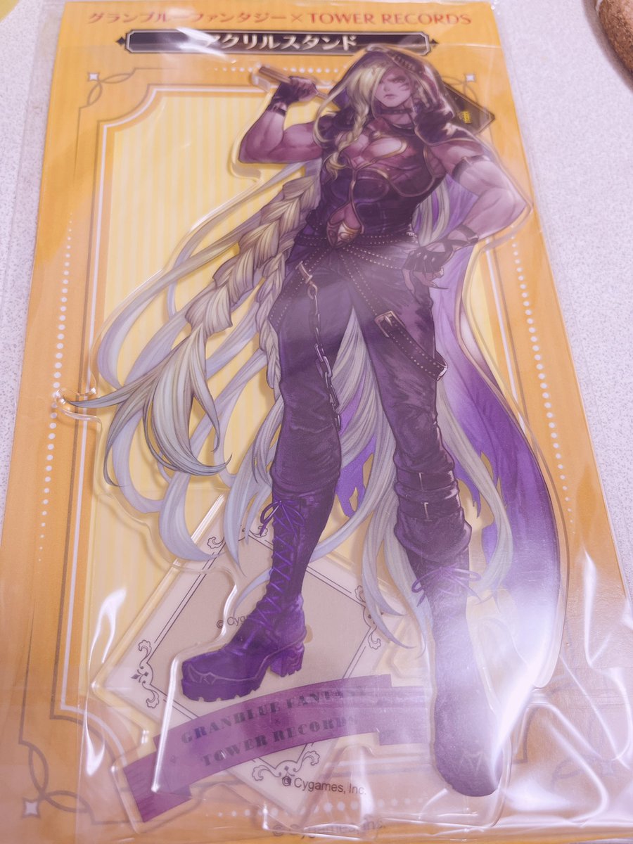 バブさんのアクスタ届いた!でっか…💗 