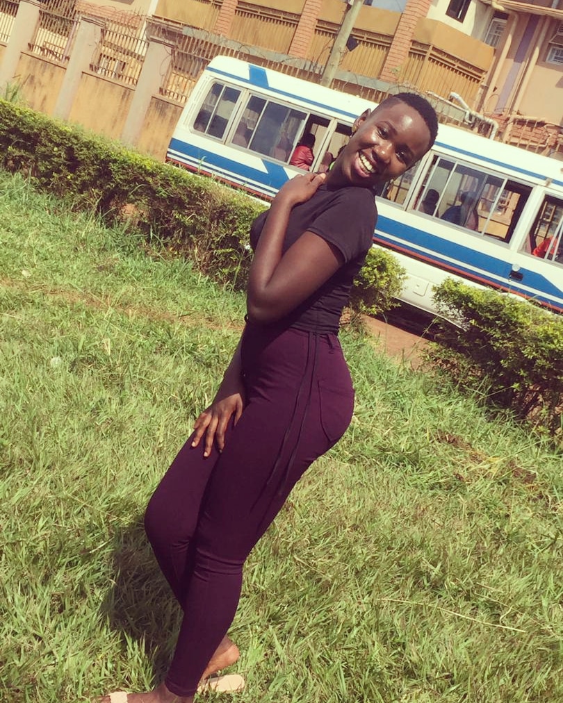 Iam_Ppriscy's tweet photo. Nze Nasazewo okunyumira #PhanerooAt8 😂😂😂😂
#HappeningNow
#KololoIndependenceGrounds
#BeThereOrBeThere🙌🙌🥳🥳💃💃 https://t.co/eo7Oau7MBi
