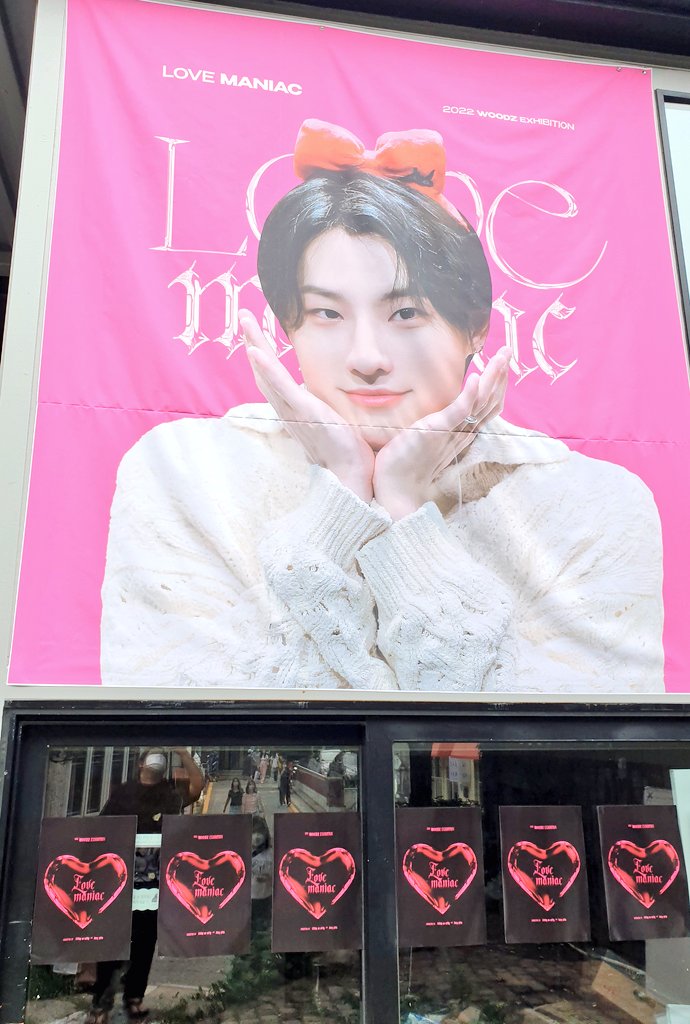 pychmeluck's tweet photo. 𝕷𝖔𝖛𝖊 𝖒𝖆𝖓𝖎𝖆𝖈 
Photo gallery by @lovemaniacsy
📍프로타주
오늘은 핑크데이~💗여기서 향도 짬 좋아요.
그리고 내부에 승연이 직접 착용한 팬싸 아이템이 전시되어 있어요.🧪🥼👨‍🍳🥞
모두 스타프님은 사랑스럽고 친절해요.
감동해요🥺
#Love_maniac
#당신의_매니악 #조승연 #SEUNGYOUN #Woodz https://t.co/lyEhHSDMIi