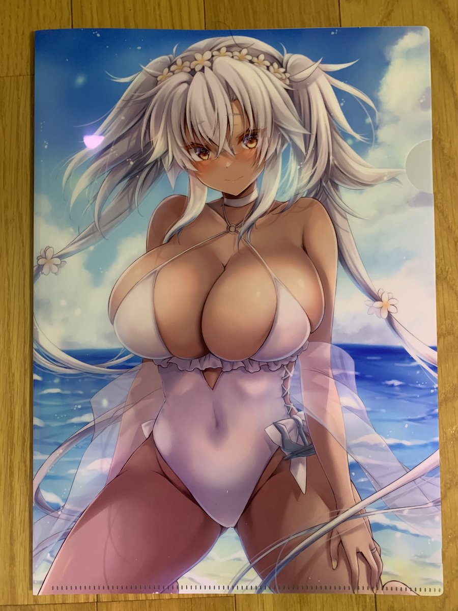 自分で描いておきながらこんなえっちなクリアファイル使えるか!ってなってる😇😇 