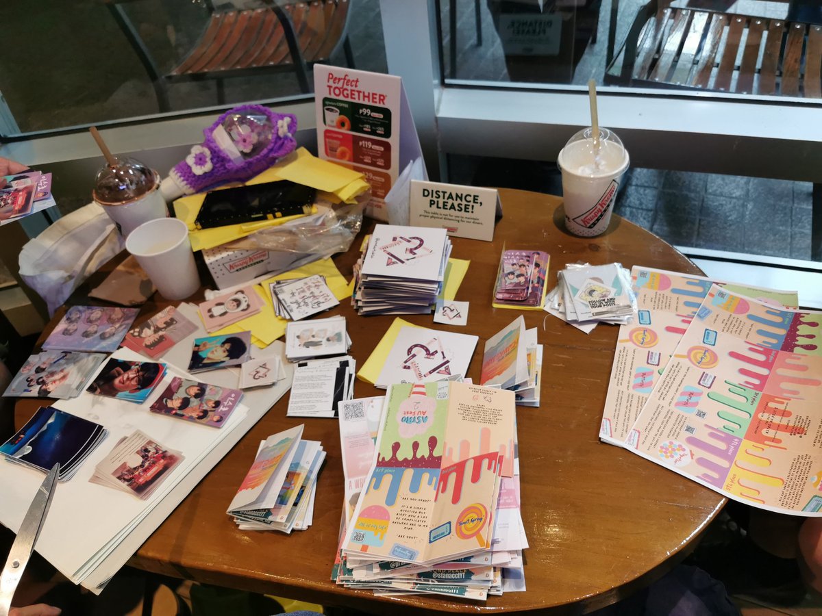 arohartists's tweet photo. Thank you for the overwhelming support for our freebies.

Thank you for the patience Krispy Kreme Gateway. https://t.co/zallJ7I9PZ