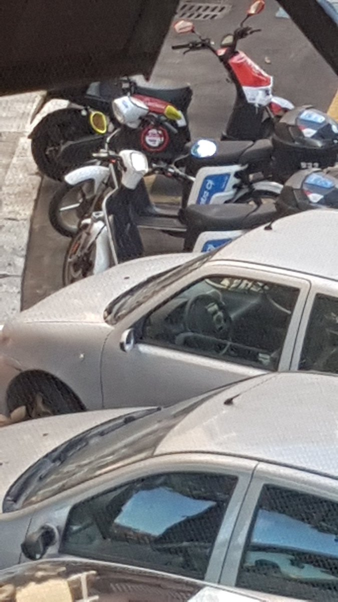 PaoloJfk's tweet photo. @mobilitymakers @buetefisch @cooltra Via Novacella a Roma. Grazie! https://t.co/IauEX7ib5B