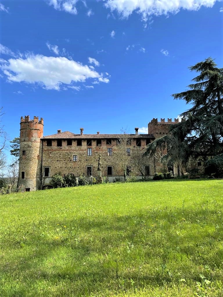 #14Agosto visite guidate al CASTELLO di CASTELNOVO #ValTidone #Piacenza
Visite alle 15.30 e 16.30
Info: 334.1553061 - info@atlanteguide.it
atlanteguide.com/castello-caste…
<a href="/visitpiacenza/">visitpiacenza.official</a> <a href="/visitemilia/">Visit Emilia</a> <a href="/turismoER/">inEmiliaRomagna</a> <a href="/travelvaltidone/">Travel Val Tidone</a>