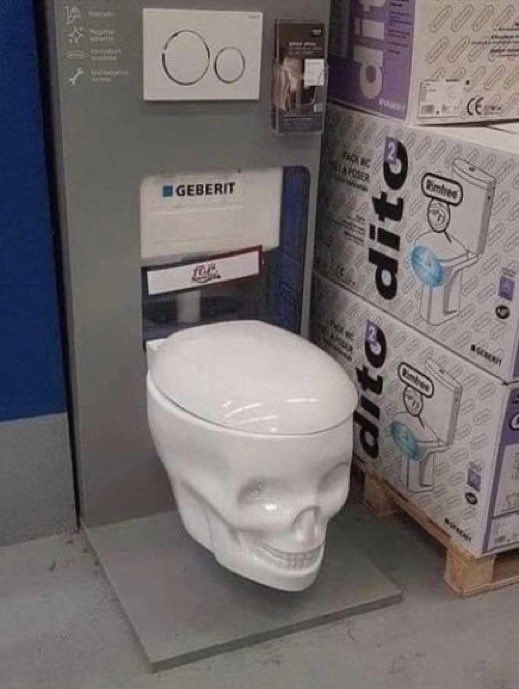 toilets with threatening auras (@toiletswtf) on Twitter photo 