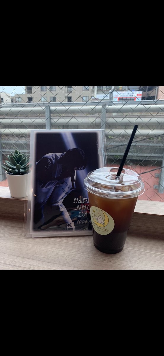 YUIZJ's tweet photo. 별 様
ジフくんセンイルお祝いしてきました！
素敵なgoodsを
ありがとうございます❤️  
飾りや写真もとても素敵でした✨

@ShineStarGlobe 
#HAPPY_JIHOO_DAY https://t.co/QoUtXI4aSj