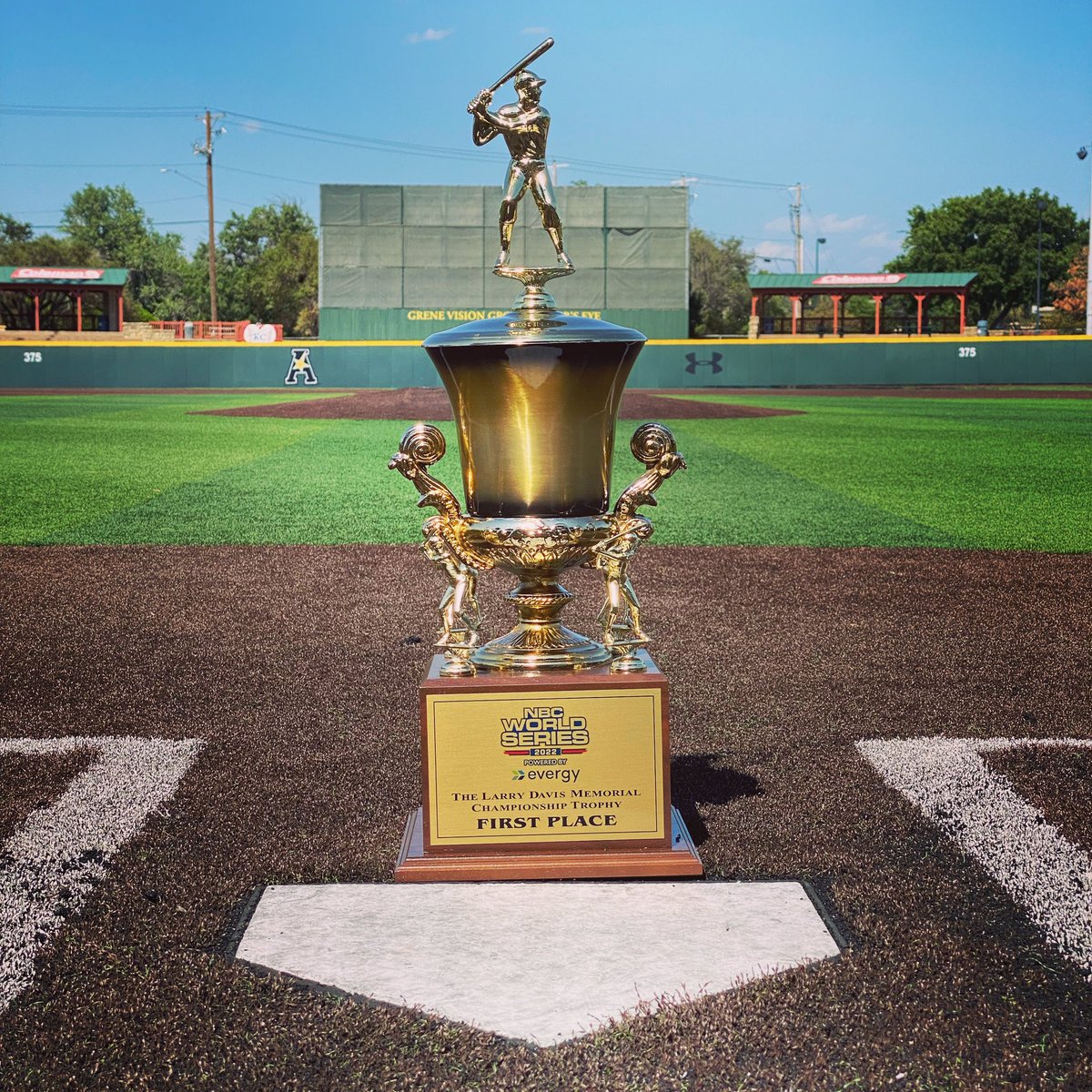 NBC World Series (@nbcbaseball) on Twitter photo It all comes down to this! Tonight we crown the 88th NBC World Series champion, powered by <a href="/evergypower/">Evergy</a>, at Eck Stadium in Wichita.
Come watch the Hays Larks (<a href="/HaysLarksBB/">Hays Larks</a>) & the Santa Barbara Foresters (<a href="/SBForesters/">SB Foresters</a>) face off at 7:00pm to take home the hardware. It all comes down to this! Tonight we crown the 88th NBC World Series champion, powered by <a href="/evergypower/">Evergy</a>, at Eck Stadium in Wichita.
Come watch the Hays Larks (<a href="/HaysLarksBB/">Hays Larks</a>) & the Santa Barbara Foresters (<a href="/SBForesters/">SB Foresters</a>) face off at 7:00pm to take home the hardware.