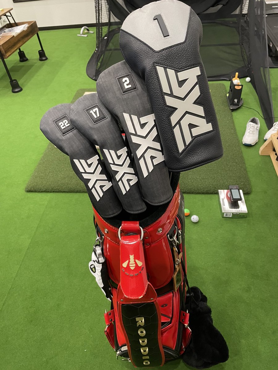 ogimaro1's tweet photo. 明日久々にゴルフ行くので準備！
アイアンはRODDIO、HYより上はPXG使ってます。
腕が道具に伴えばいいんですけどねぇ〜
久々なんでせめて80台目指してきます！

#ゴルフ
#RODDIO
#PXG
#マイスターc 
#ロッディオプロトタイプヘビーウェイト https://t.co/Jq8qrUjbQk