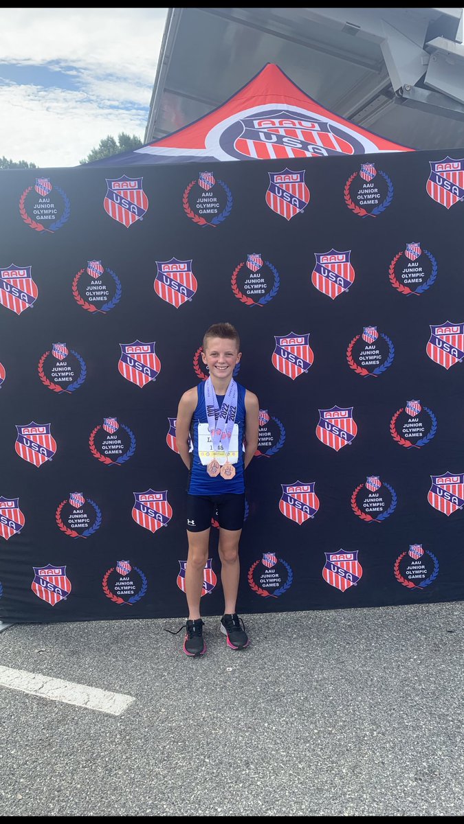 2x All American this weekend for incoming 7th grader Evan Lillie finished off his impressive weekend with a time of 9:52 to grab 7th in the 3000m run! Amazing accomplishment future is bright !! <a href="/Stalbertsprtfan/">StAlbertSportsFan</a> <a href="/MikeJaytrackxc/">Mike JayTrackXC</a>