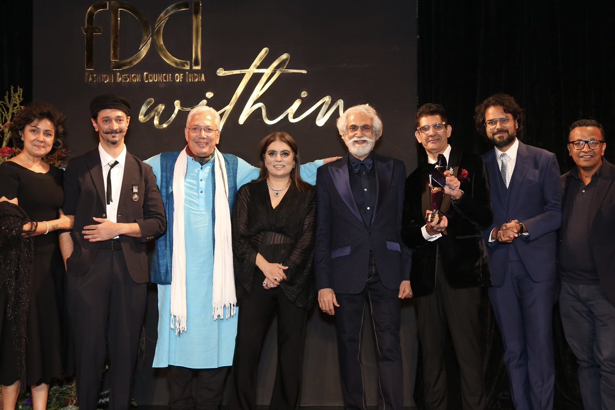 fdciofficial's tweet photo. FDCI celebrated the unforgettable contribution of the FDCI Board, who have been the backbone of India Couture Week.

#FDCI #FDCIWithin #ICW2022 #15YearsofICW https://t.co/O37UX4kaEw