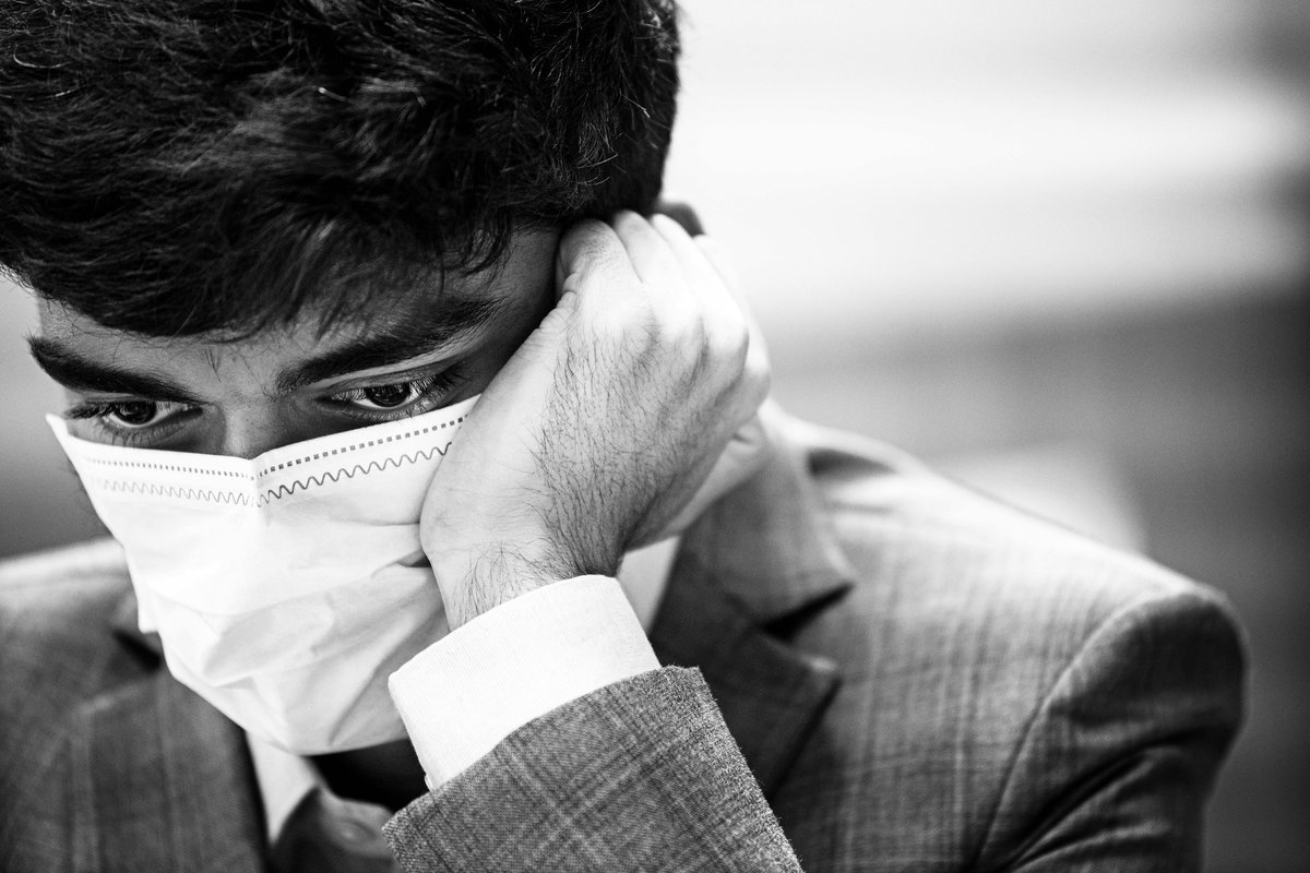 ChessbaseIndia's tweet image. There are a few legendary performances in chess history- Bobby Fischer&apos;s perfect 11 in the US Championship, @GMJuditPolgar&apos;s flabbergasting 12.5/13 in the &apos;92 Olympiad. 
Well, @DGukesh is doing something similar- as he decimates Fabiano Caruana in Round 8, now with 8/8!