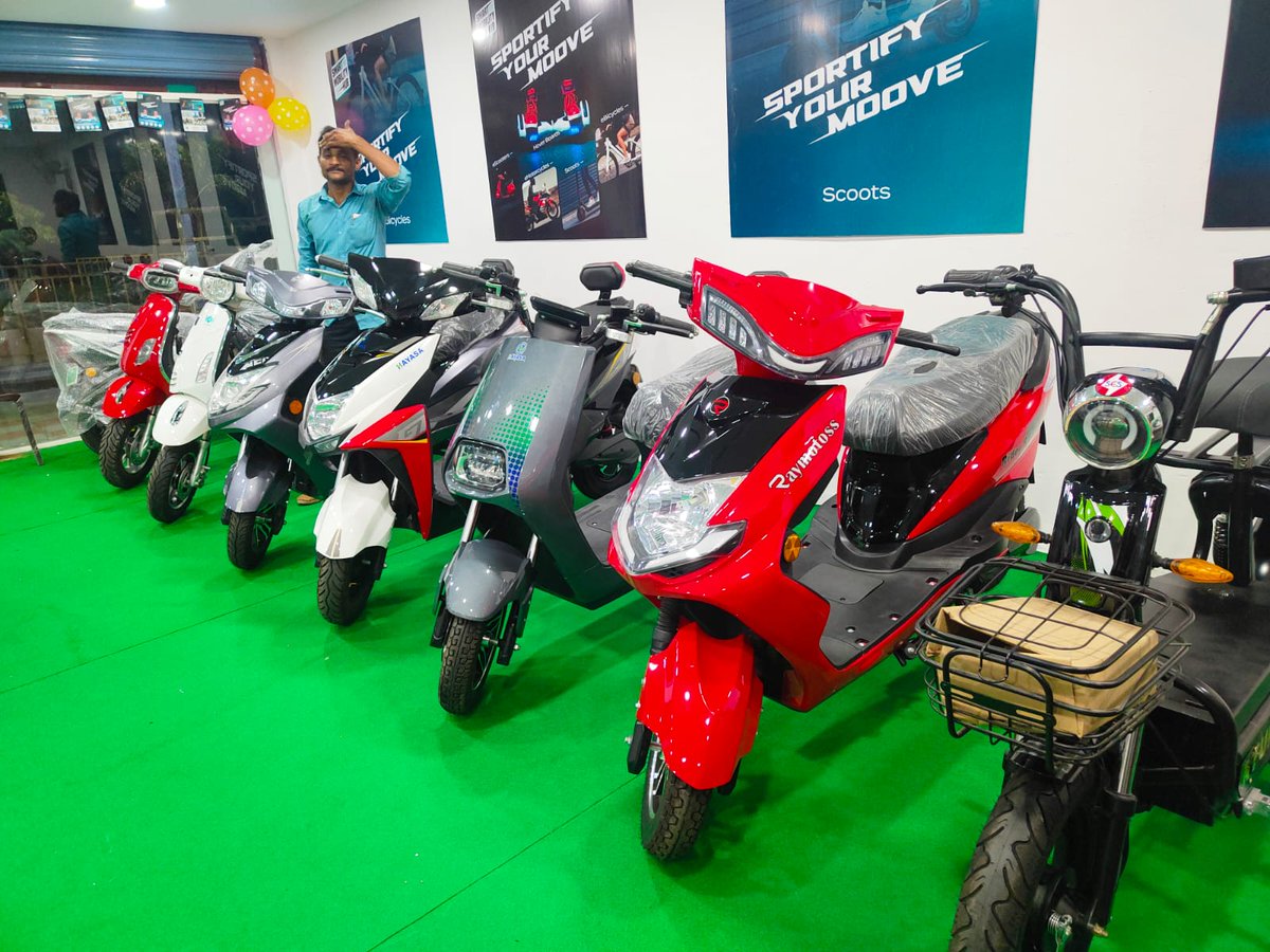 eWheelersIndia's tweet photo. Our new Smart Mobility Hub at Mahabubnagar, Telangana is now fully operational!
#ewheelers #smartmobilityhub #mahabubnagar #telangana #hoverboard #escoots #emicromobility #electricbike #electricscooter #electricmotorcycle #evbusiness #smartmobility #emobility #ebike #hoverboards https://t.co/84BQzJMrso