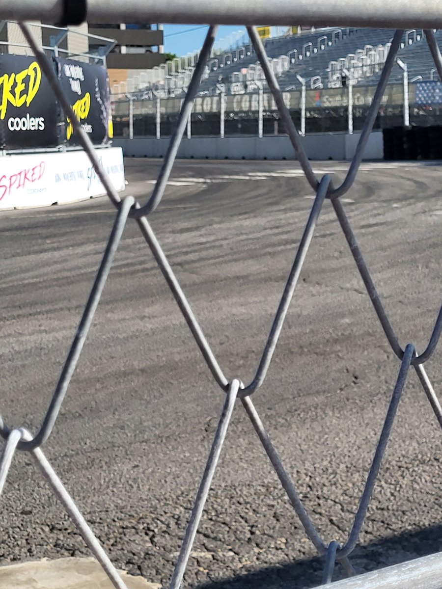 DoctorWho1975's tweet photo. Starting off #Indycar #BigMachineGP at 9comms. https://t.co/ICDOSjMQbU