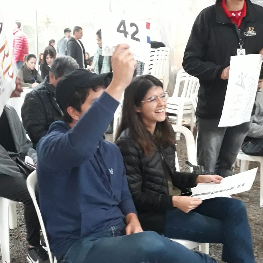 senabicopy's tweet photo. La SENABICO informa que ha concluido con éxito la VI Subasta Pública de Bienes Comisados. En la misma, fueron subastados inmuebles, vehículos y productos varios. Se ha recaudado la suma de Gs. 1.256.685.000, que será depositada en la cuenta del Tesoro Público del @Haciendapy https://t.co/z8Hxk7NDsW