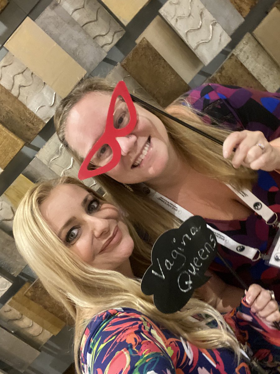 🌟Last night <a href="/idsog_org/">IDSOG</a> awards ceremony, dinner and dance was so much fun, especially getting the opportunity to hang with my trainee <a href="/ScientistNicole/">Nicole Renea Jimenez</a>, the fabulous Drs. <a href="/libbyvangerwen/">Libby Van Gerwen</a> &amp; <a href="/ChristinaMuzny/">Christina Muzny, MD, MSPH</a> and her trainees Keonte &amp; <a href="/J_Elnaggar/">Jacob Elnaggar, PhD</a> ! 🤩