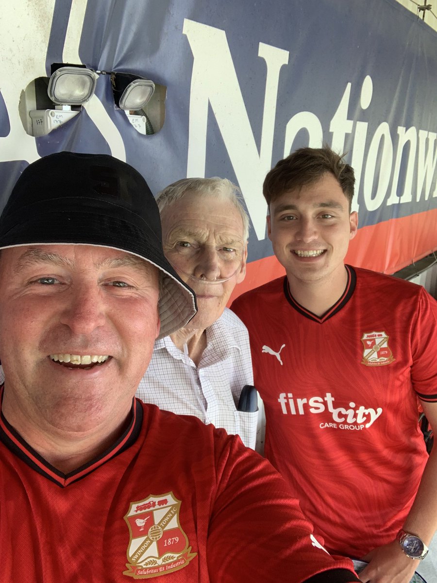 Crafty_General's tweet photo. It’s great to be back: football at its best. #STFC #COYR #TeamCrook #TeamDeacon (a couple AWOL to be fair) but we did see the better looking ones….🙃👍🙏#WiseMenSay @IzSTFC @AmeliaCrook01 @RayDeacon4 @NathanDeacon4 @kevinjames1982 @leigh439 https://t.co/Ub6KdFRlXE
