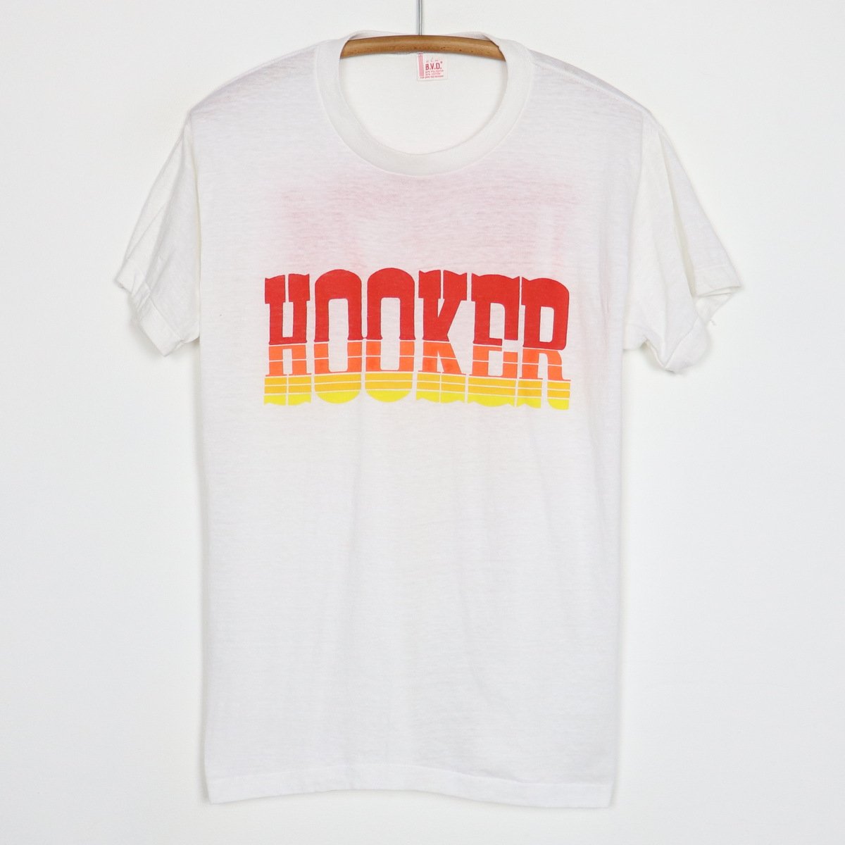 WyCoVintage's tweet image. 🏎

Vintage 1974 Hooker Headers Indianapolis 500 Shirt - wycovintage.com/product/1974-h…

#vintage #hooker #hookerheaders
