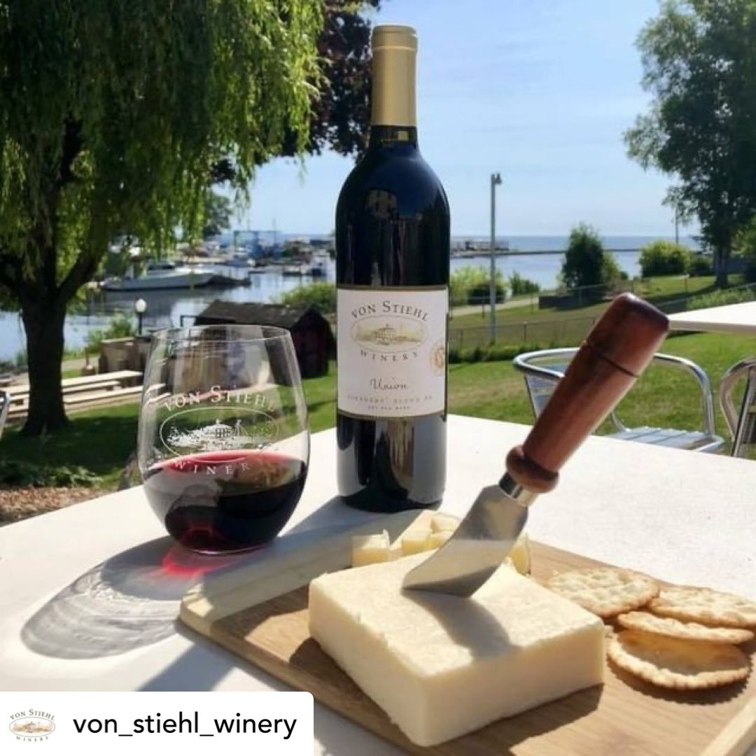 dcwinetrail's tweet photo. Beautiful views. Delicious cheese. Award-winning wines. It’s all ready for you to enjoy this summer at @vonstiehl winery🍷 🧀 ☀️ 🌊 
#winetasting #wine #doorcountywinery #doorcounty #doorcountywine #winelover #vonstiehlwinery https://t.co/DlB0QhjomK