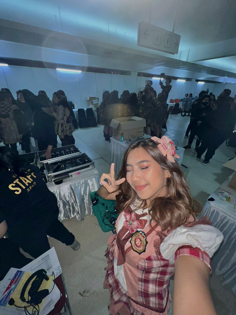 MadeAurellia's tweet photo. Ciluk baaa 🥰 #JKT4810thAnnivConcert https://t.co/1VZoBbm9G2