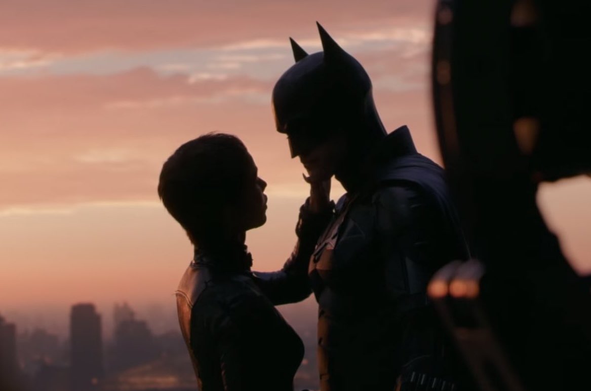 batmancurated's tweet photo. the batman (2022) + art by clay mann https://t.co/sGBruzIBfB