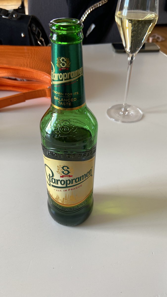 Freddeb6's tweet photo. Kl är 16! Vad har du i glaset @SitterAlone ?😎 https://t.co/8G0wkQa8sr