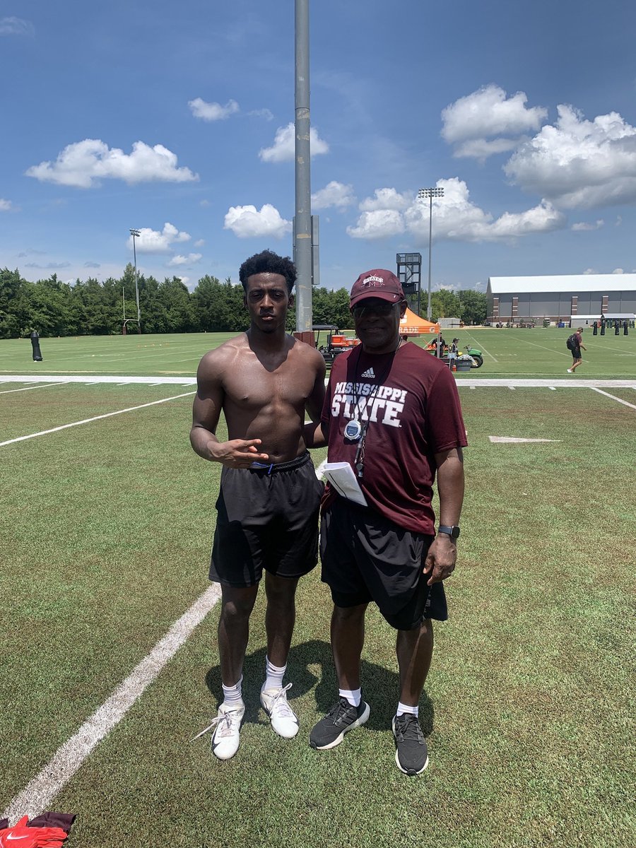 late post but I’m blessed to have gone to the Miss State Camp. Thankful that I was able to get some exposure and meet the best of the best coaching staff. Now it’s time to get into season mode!!!🐶🐶 @Calhoun__23 @coachtonyhughes @coachwilliamsfb