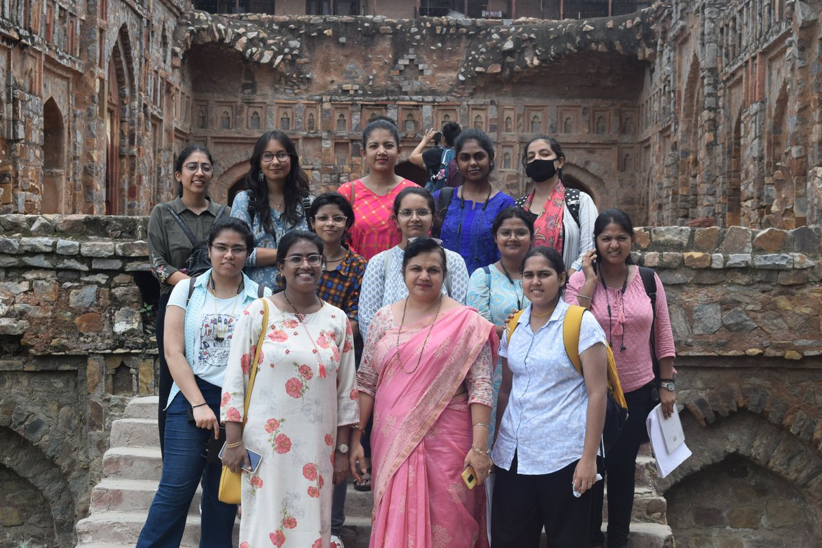 Manjushabharti8's tweet photo. #Jaldaroharsanrakshaninternship at 
@AICTE_INDIA

 for #AzadiKaAmritMahotsav. 
Visit to #Hauzishamsi #Shamshitalab at Mehrauli, Delhi, reviving it's heritage and significance
#MissionAmritSarovar 
#IGDTUW
@PMOIndia

#rashtrapatibhawan https://t.co/6kIdCzfL59