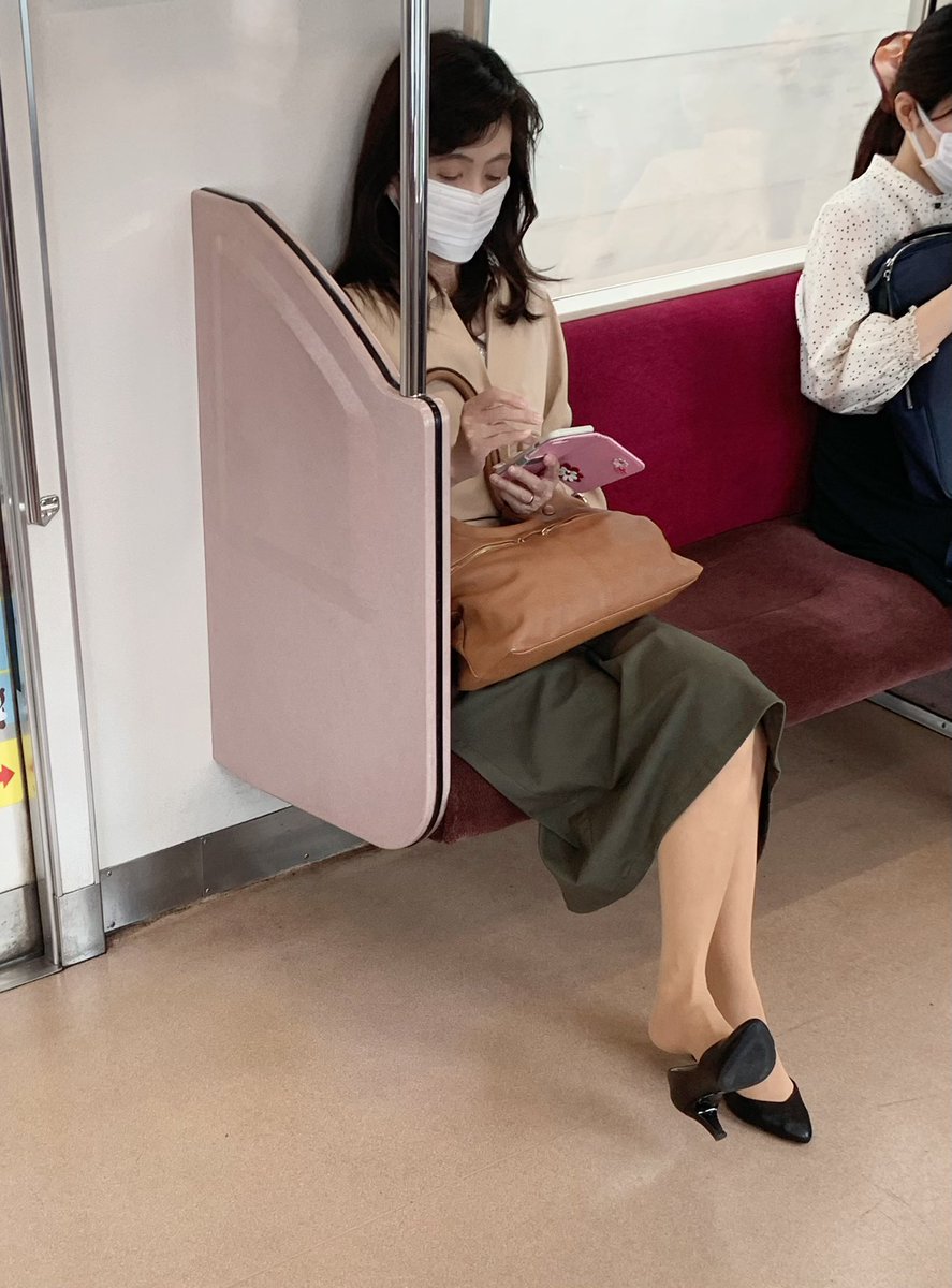 SWSJyyds's tweet photo. #高跟 #高跟鞋 #丝袜 #肉丝 #少妇 #船袜 #反差 #恋足 #OL #黑丝袜小骚货 #肉丝袜 #丝袜臭脚 #船袜臭脚
熟妇 https://t.co/Ty3miAn6IV
