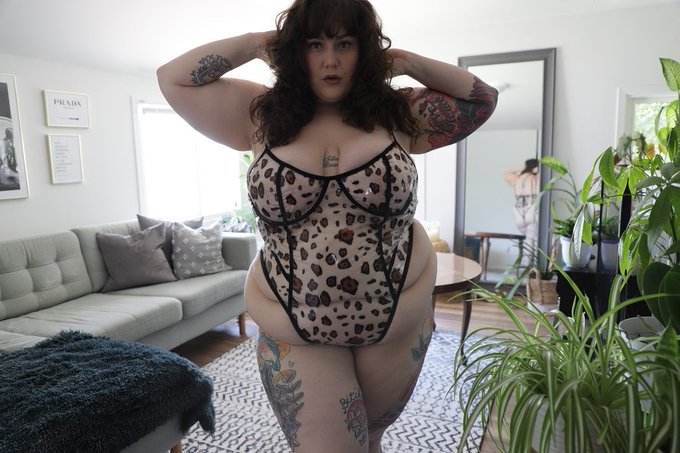 Tell me you want me. 
New subs are 50% off this weekend. 
https://t.co/C3ytC4PpQk

#bbw #sexybbw #bbwporn